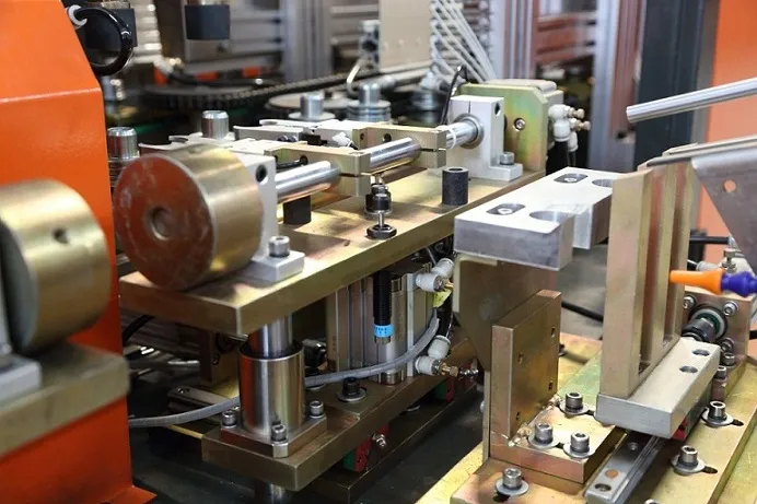2L Automatic Making Machine for Pet Bottles