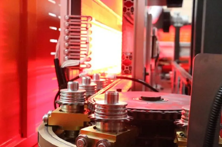 4 Cavity Automatic Pet Plastic Bottle Making Blow Moulding Blowing Machine Price