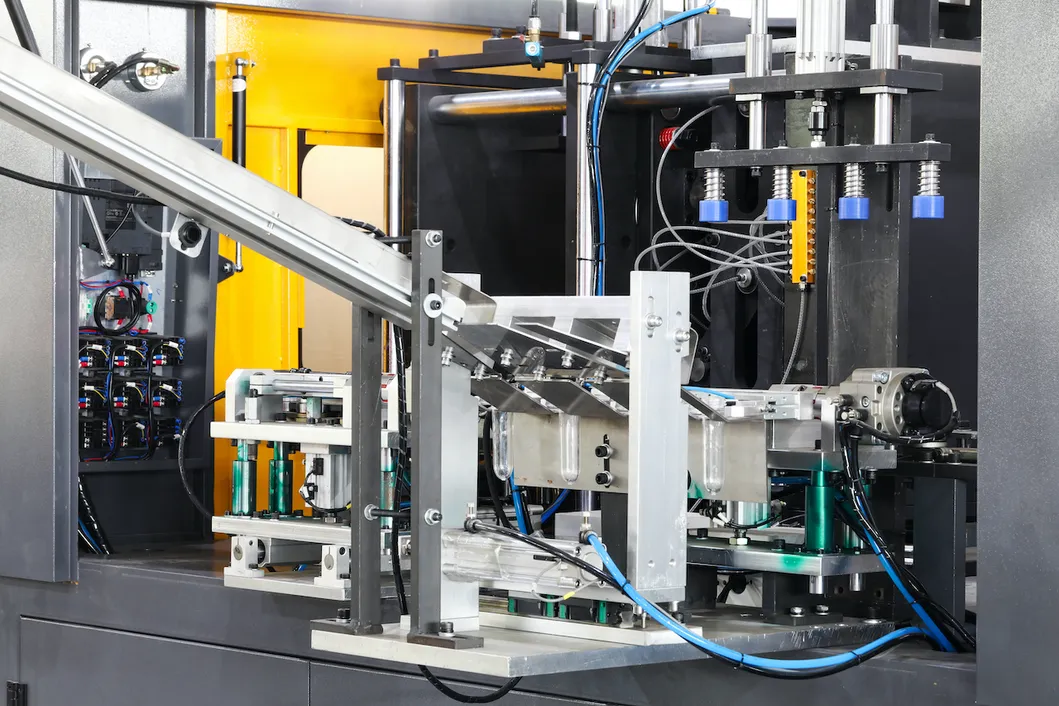 High Quality of Automatic Blow/Blowing Mould/Molding Machinery/Machine with Servo Motors