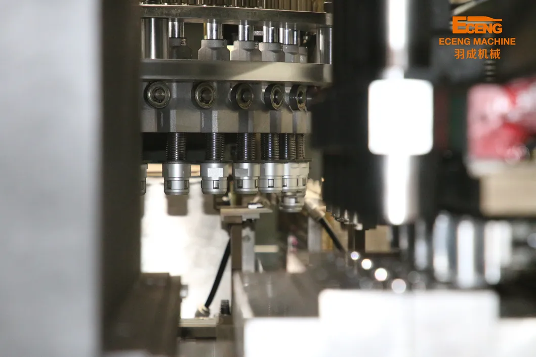 K4 Full-Auto Plastic Pet Blow Moulding Machine Blowing Machine Mold Locking Uniform