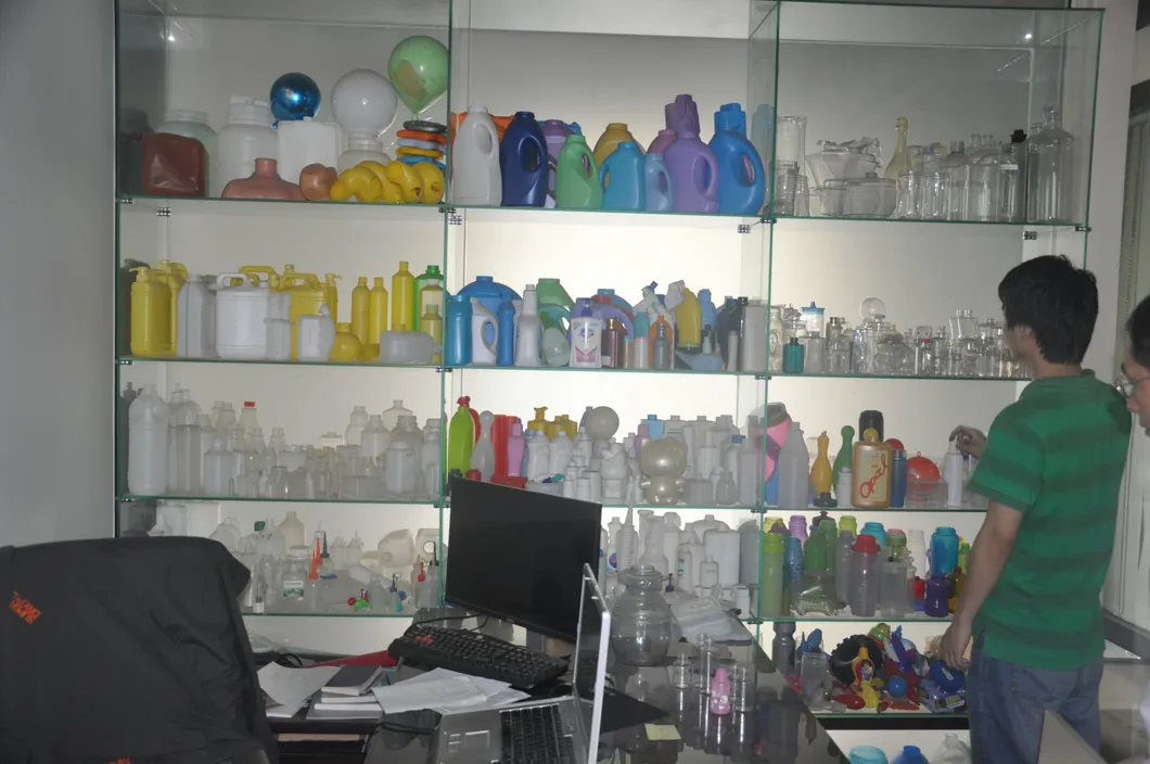 Plastic Blow Extrusion Machine for PE Bottle