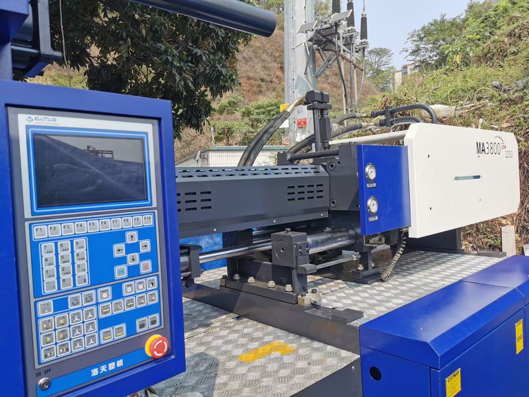 Plastic Molding Machine Haitian 380 Tons of Second-Hand Injection Molding Machine