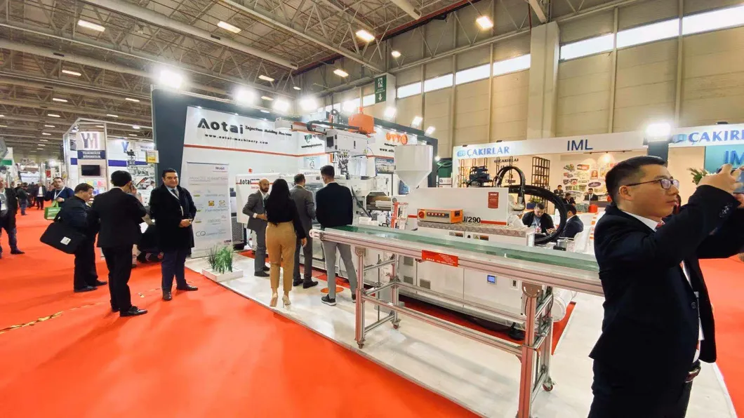 U/150 Plastic Injection Molding Making Machine/Production Line